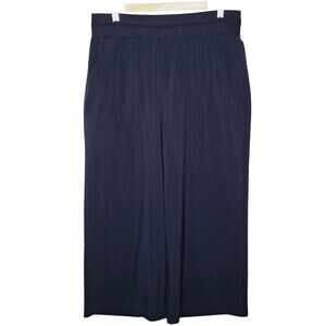 T By Talbots Cropped Pant Medium Wide Leg Workout Navy Gym Exercise Lightweight